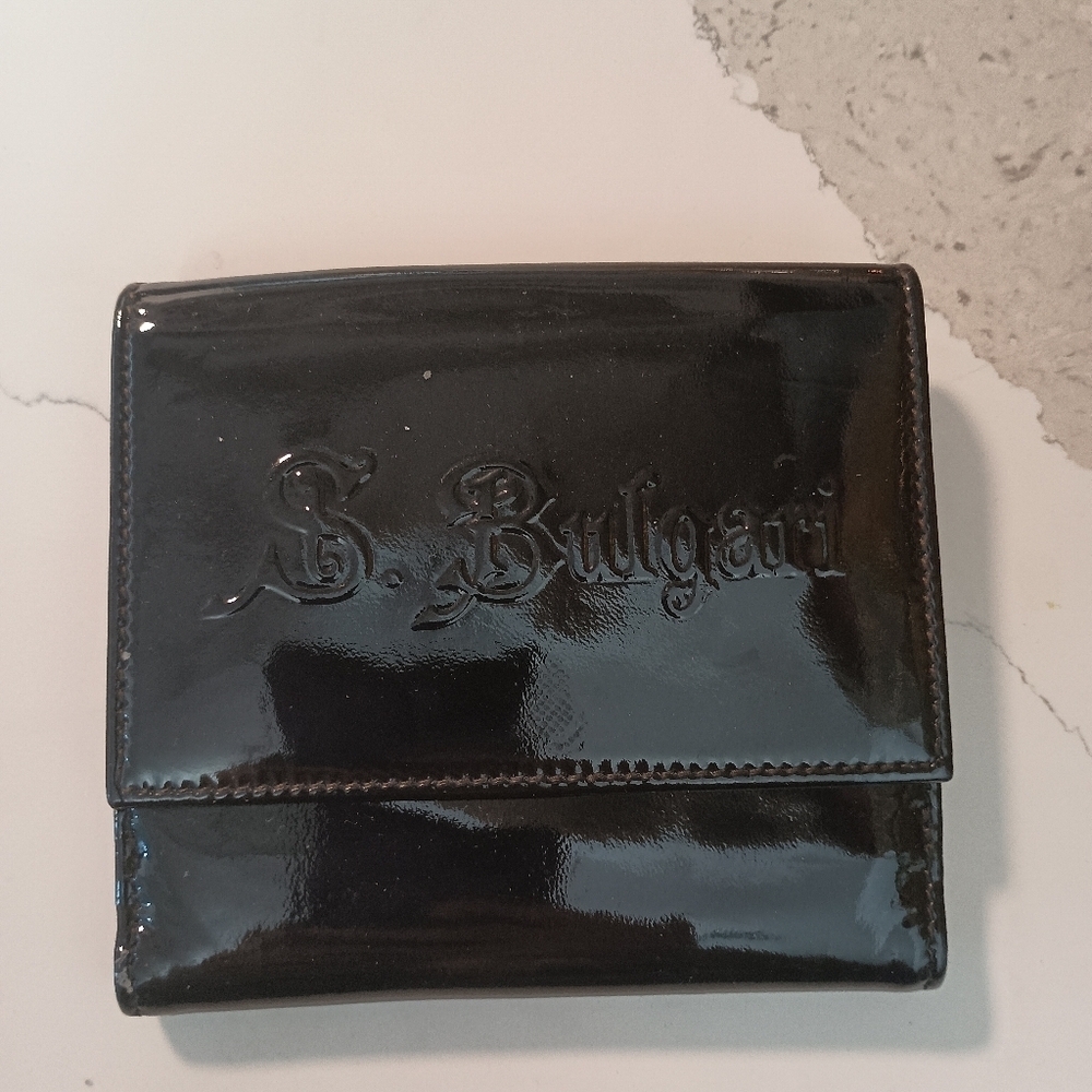 S BVLGARI Black Patent Leather Buckle Medium Wallet